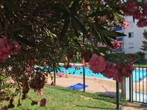 Апартаменты Lesjardinsfleuris Мандельё-ла-Напуль Экстерьер фото